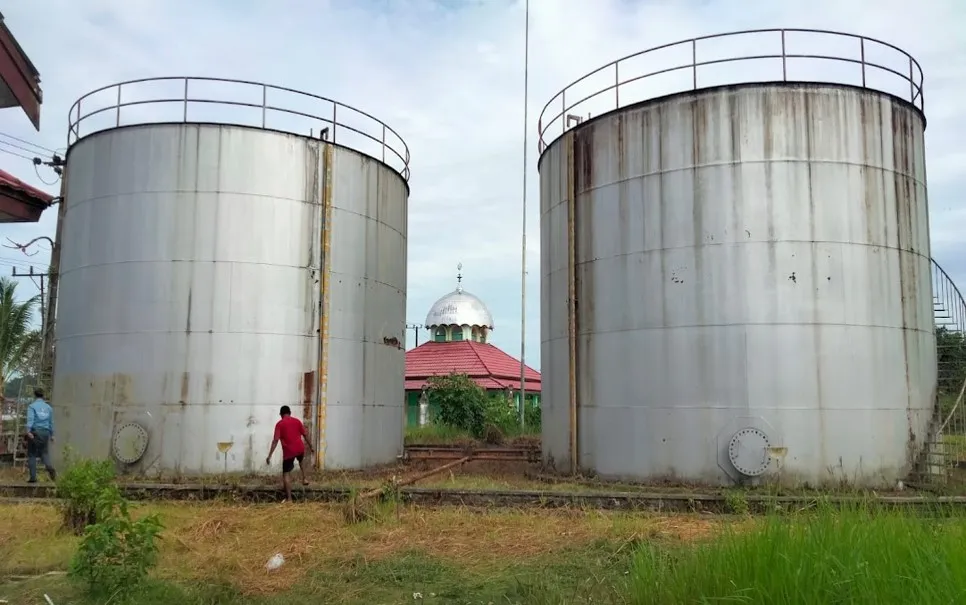 Transportir BBM - Armada Truk Tangki